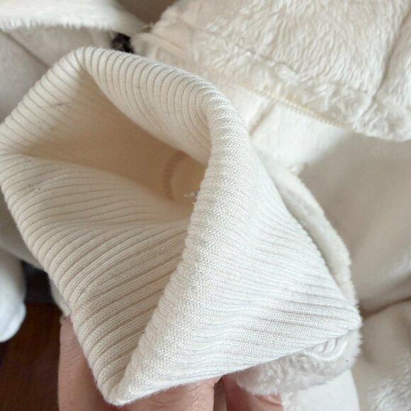 The North Face Women's Luxe Osito Full Zip Jacket - Picture 10 of 11